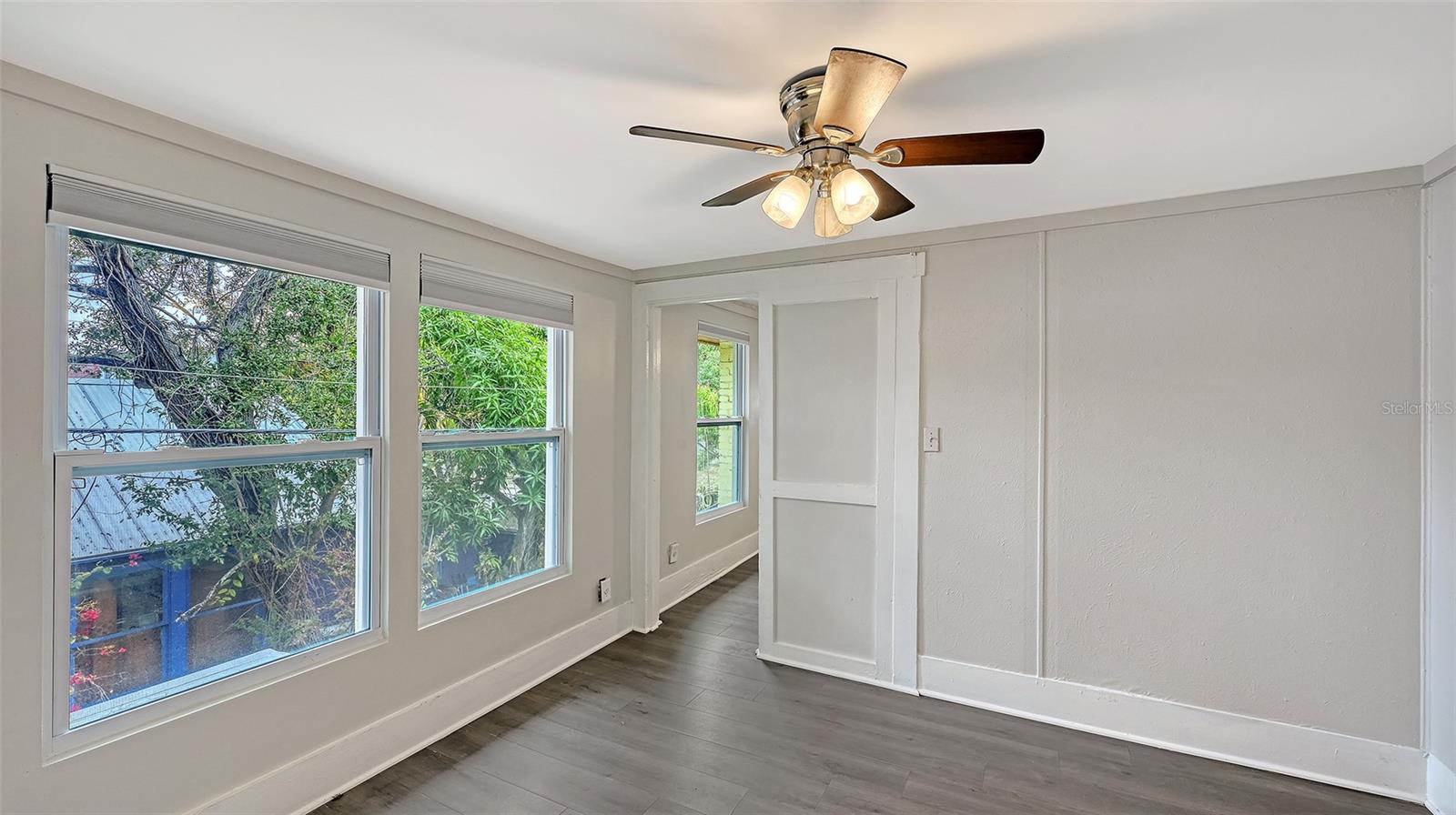 Image 14 of 33 For 1016 10th Avenue W