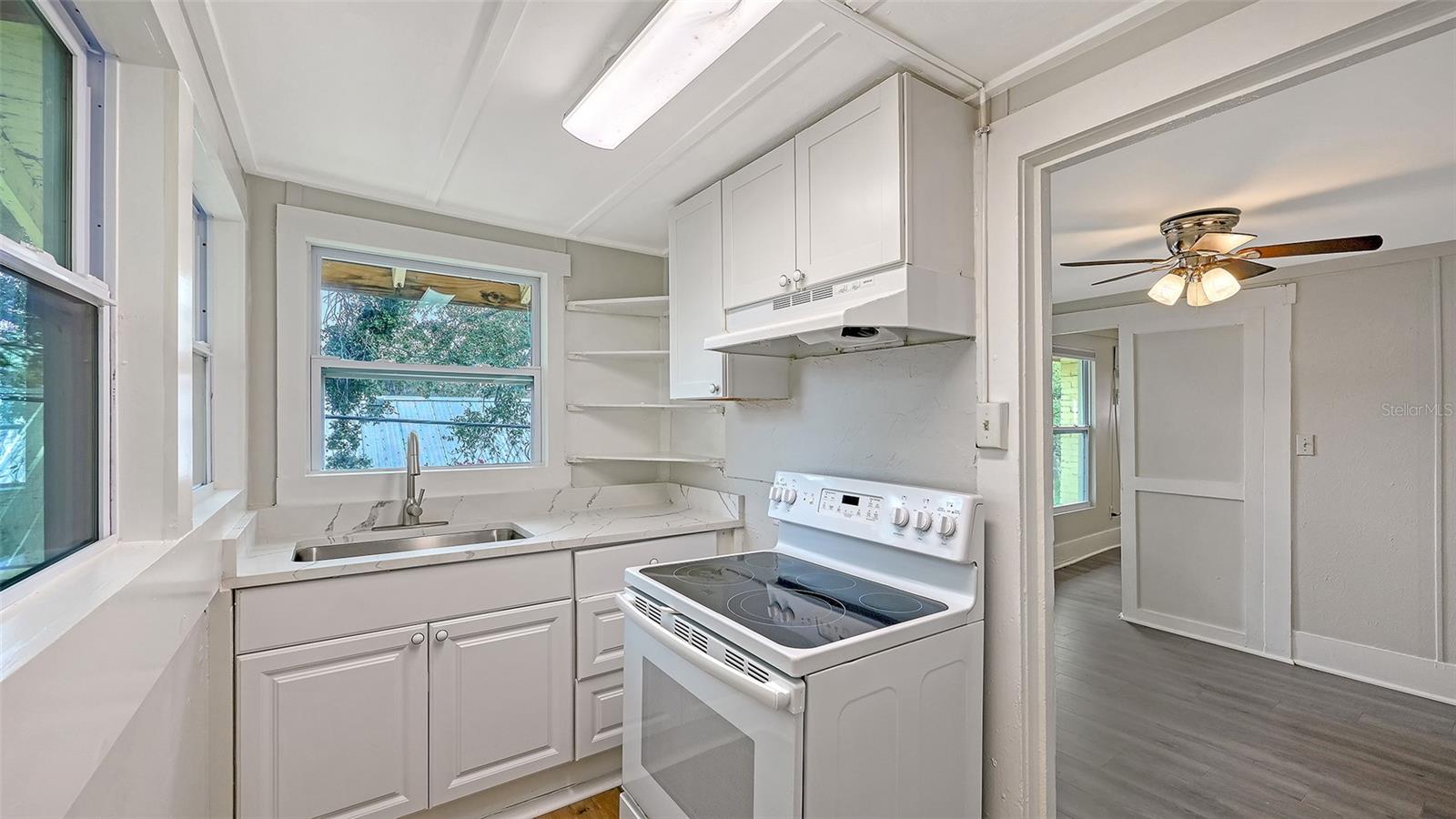 Image 15 of 33 For 1016 10th Avenue W