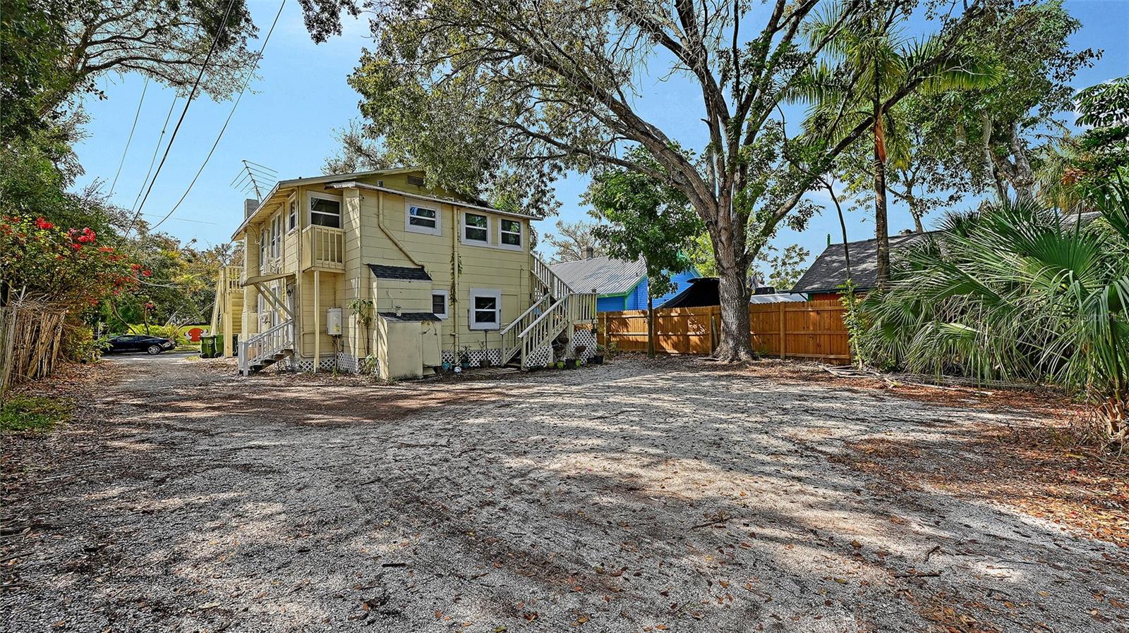 Image 19 of 33 For 1016 10th Avenue W