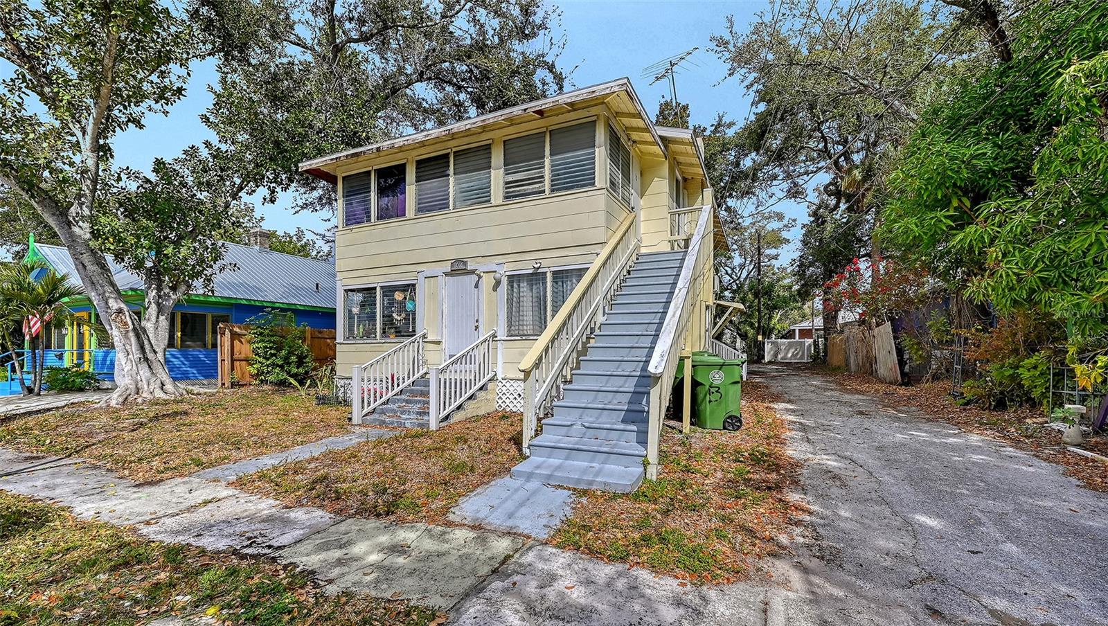 Image 2 of 33 For 1016 10th Avenue W