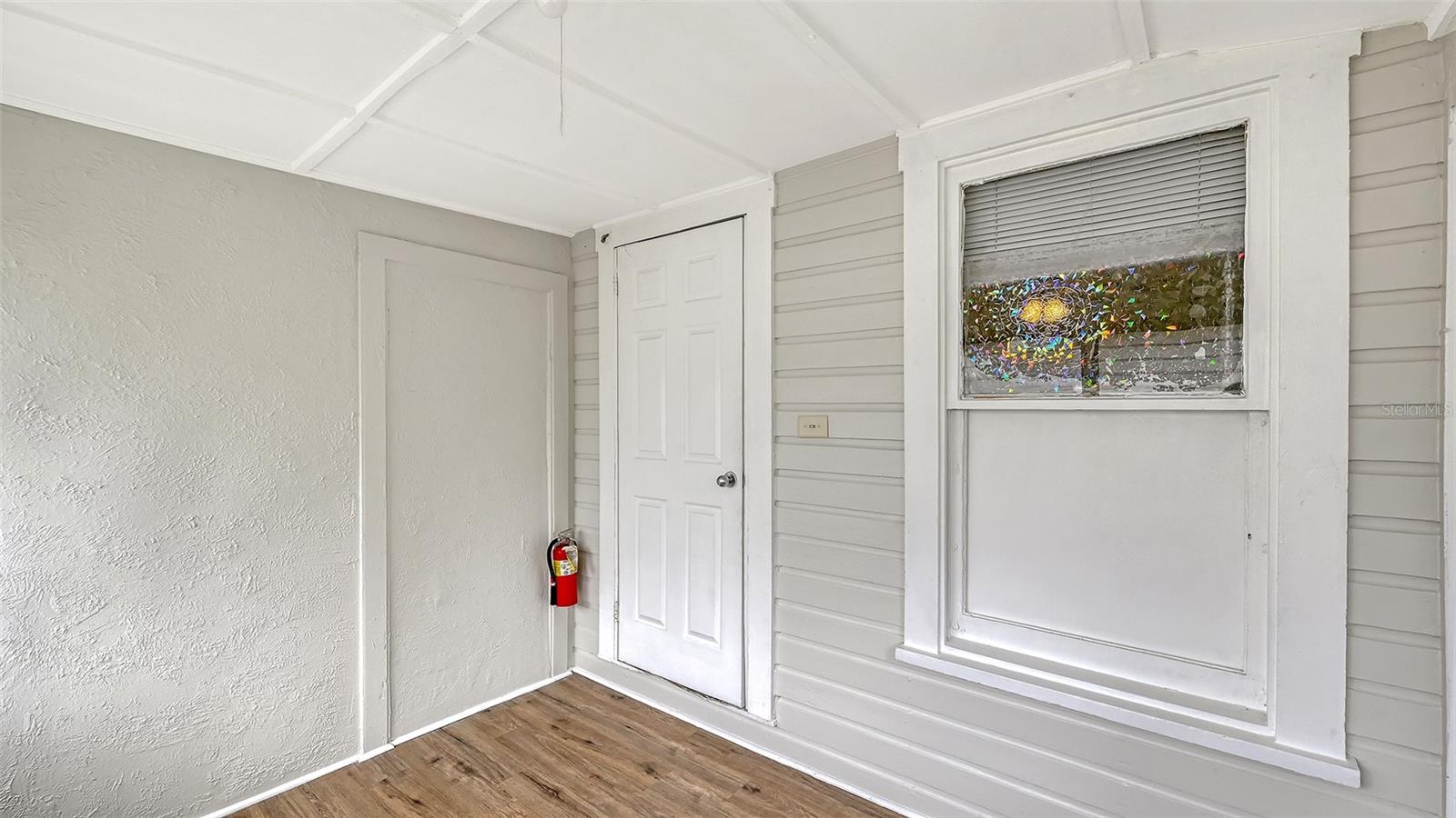 Image 9 of 33 For 1016 10th Avenue W