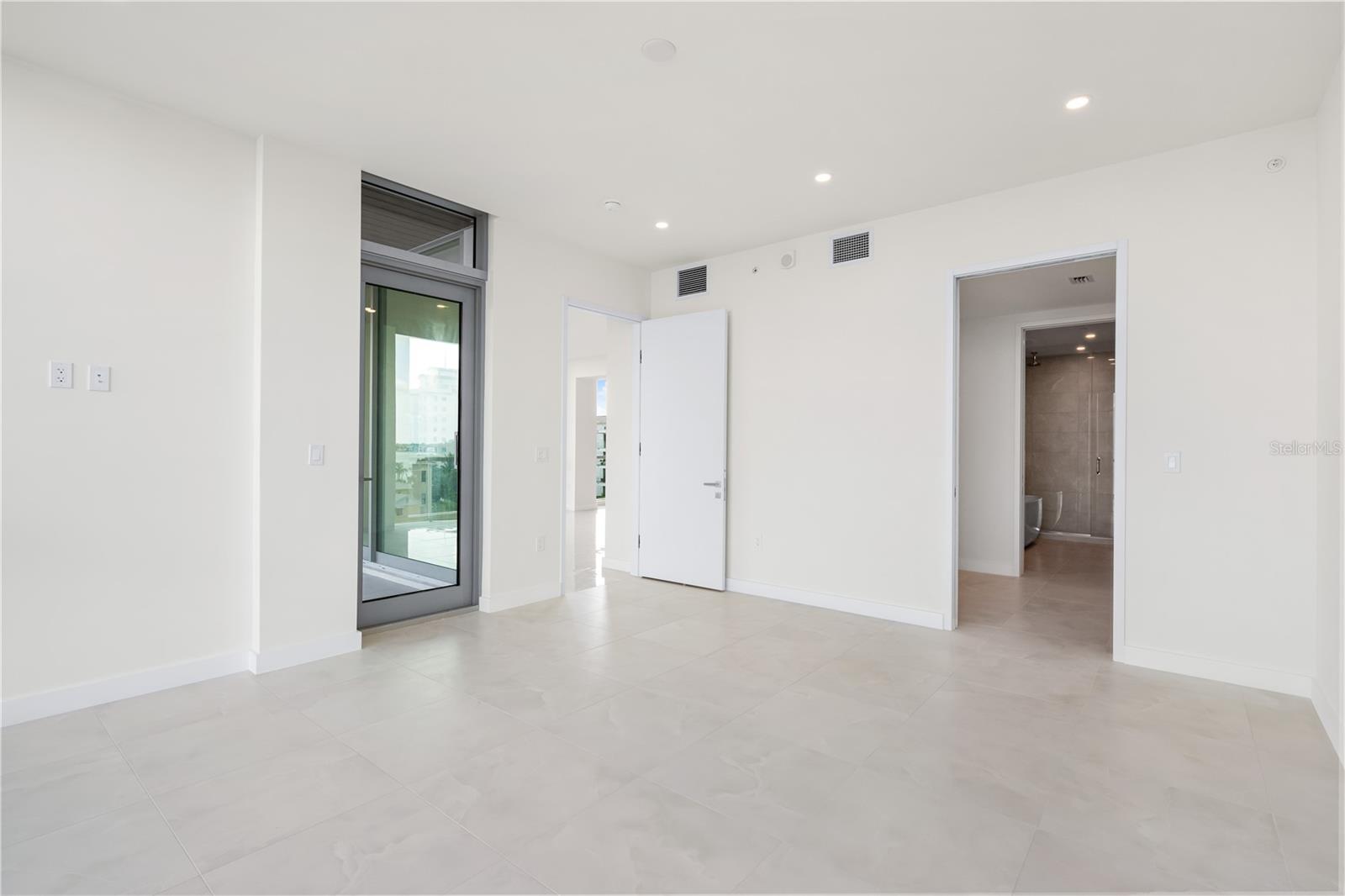 Image 19 of 57 For 111 Golden Gate Point 403