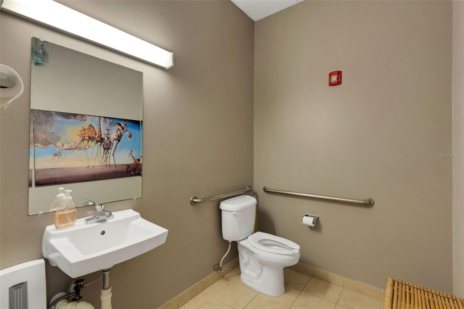 Image 7 of 22 For 4430 Mcashton Street 201