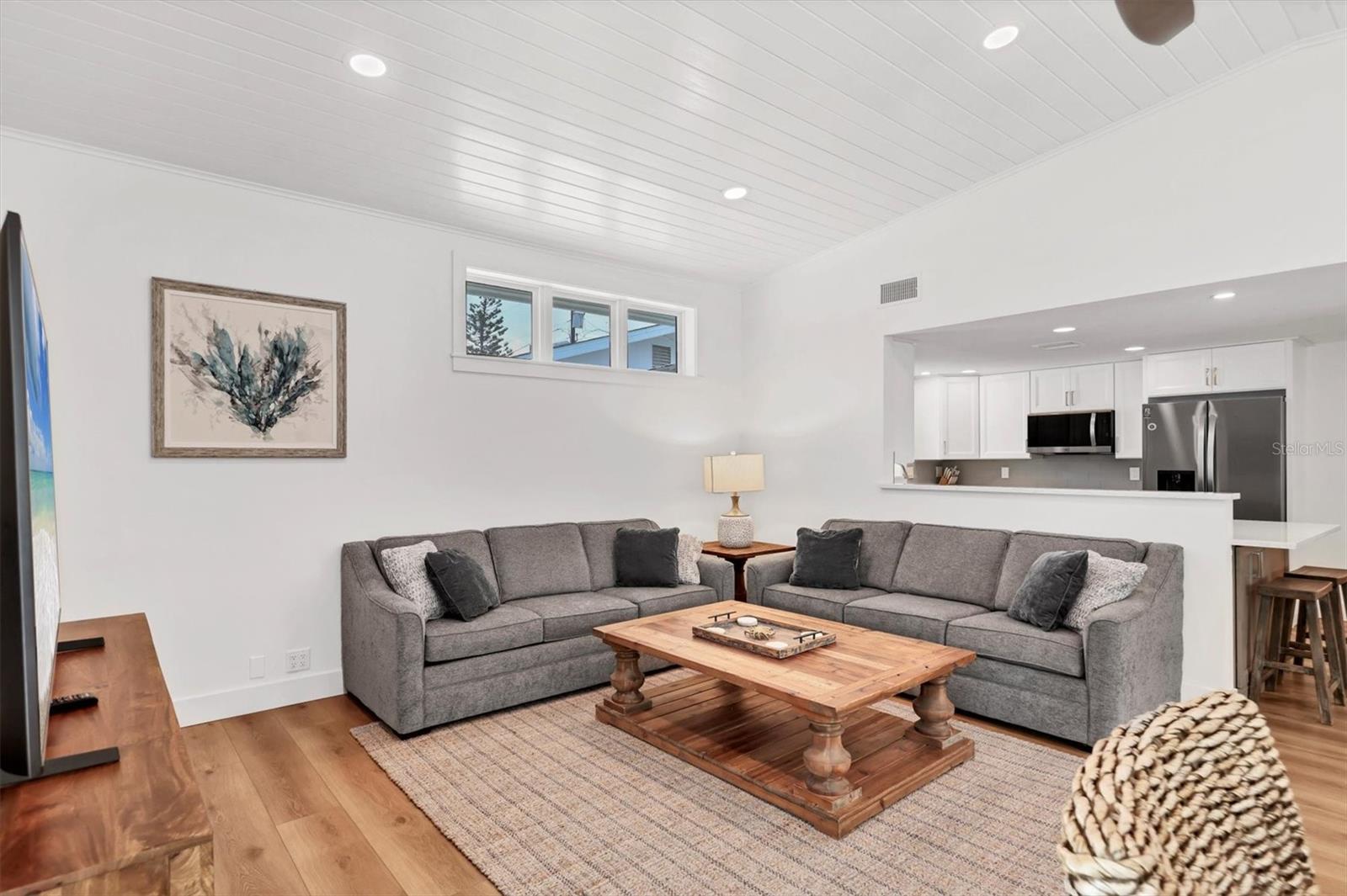 Image 15 of 66 For 270 Gladiolus Street