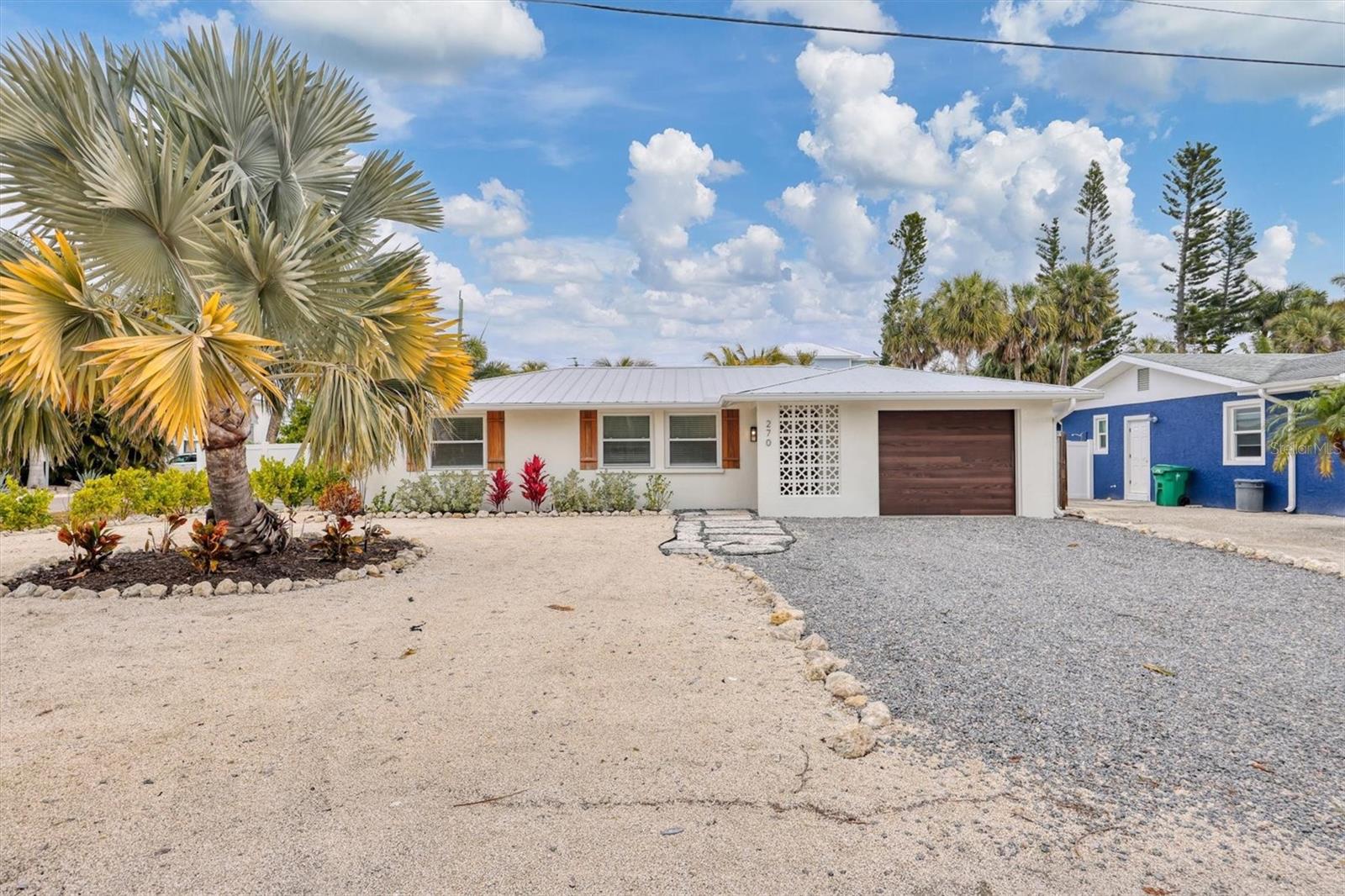 Image 2 of 66 For 270 Gladiolus Street