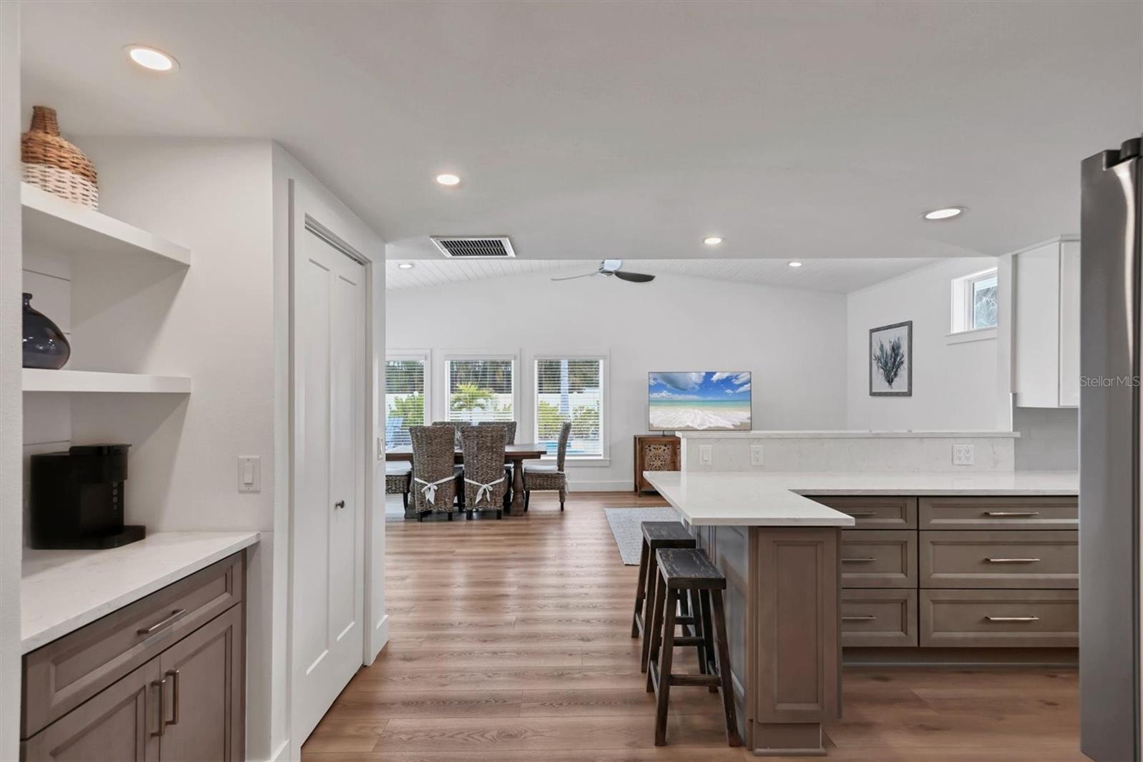 Image 27 of 66 For 270 Gladiolus Street