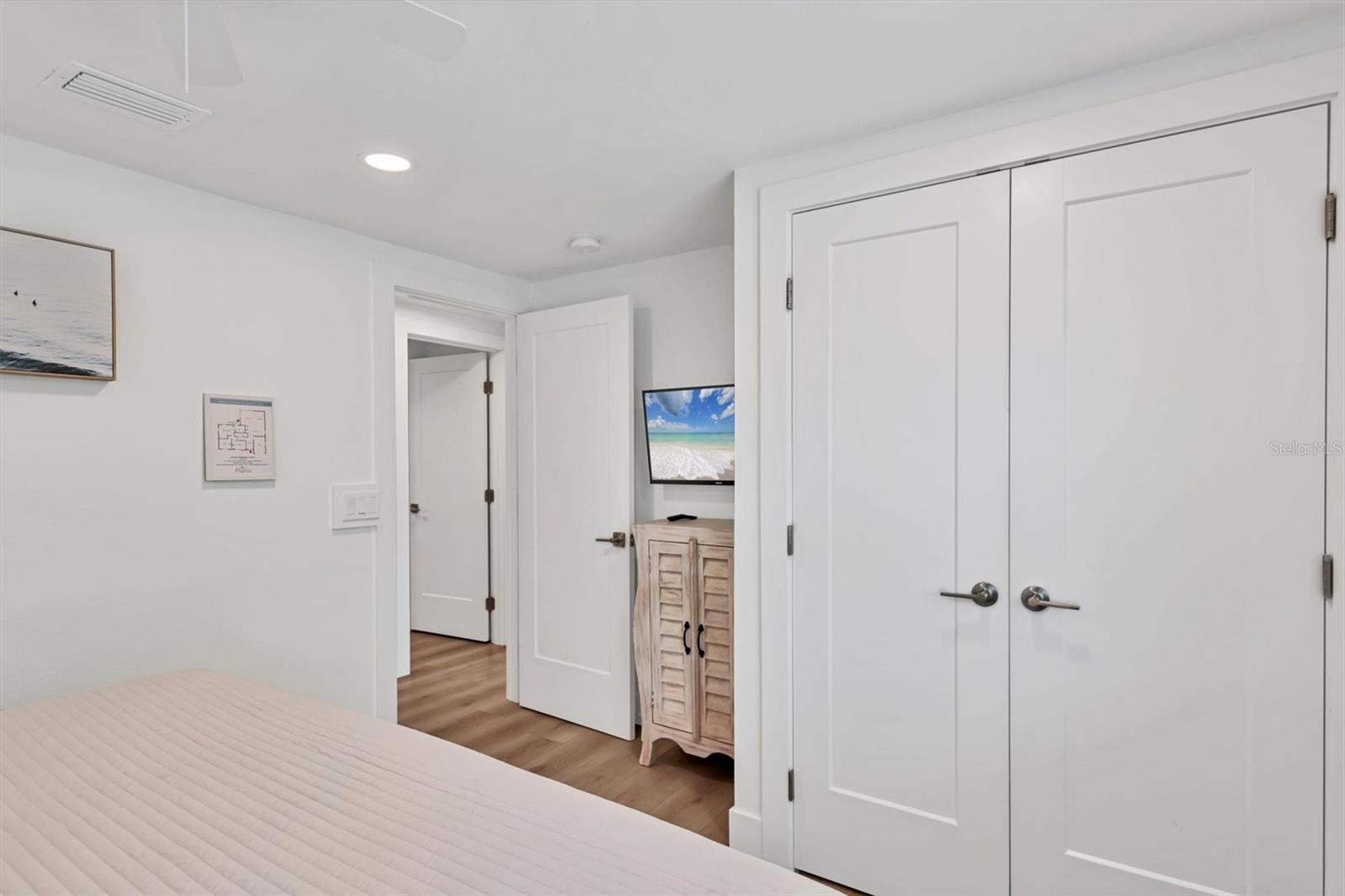 Image 29 of 66 For 270 Gladiolus Street