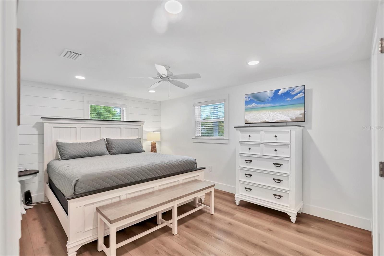 Image 30 of 66 For 270 Gladiolus Street