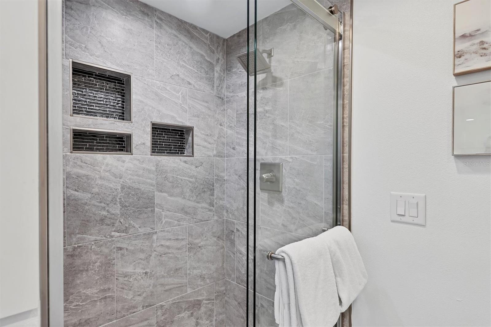 Image 33 of 66 For 270 Gladiolus Street