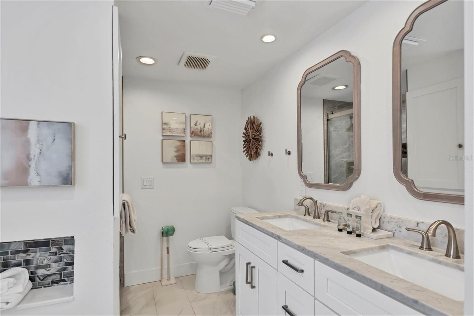 Image 35 of 66 For 270 Gladiolus Street