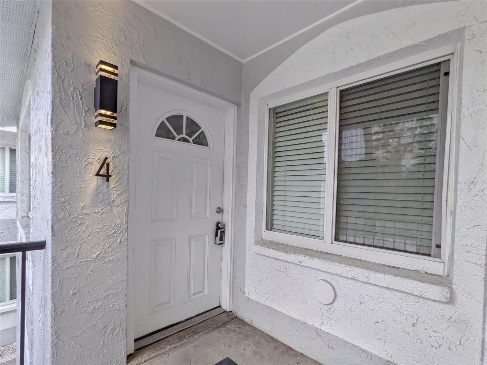 Image 2 of 13 For 1090 Cocoanut Avenue 4