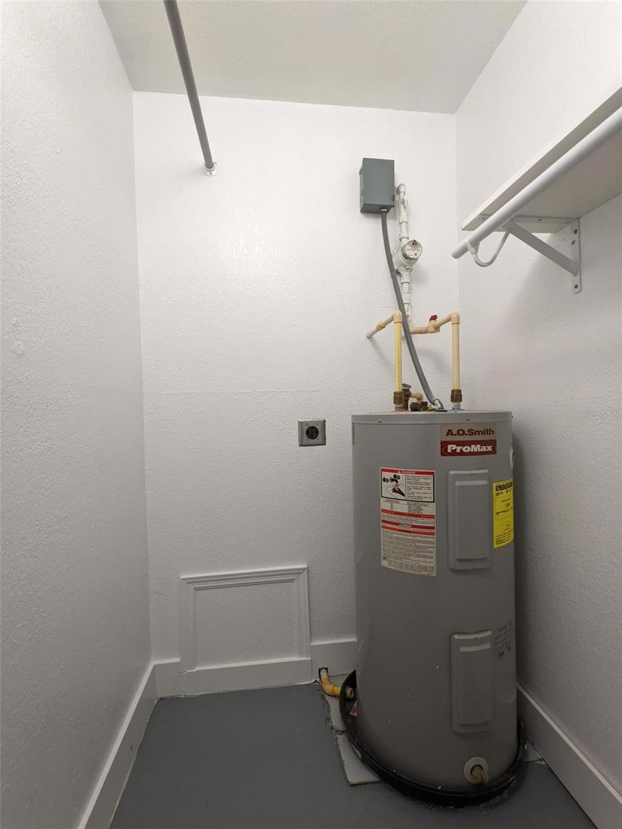 Image 8 of 13 For 1090 Cocoanut Avenue 4