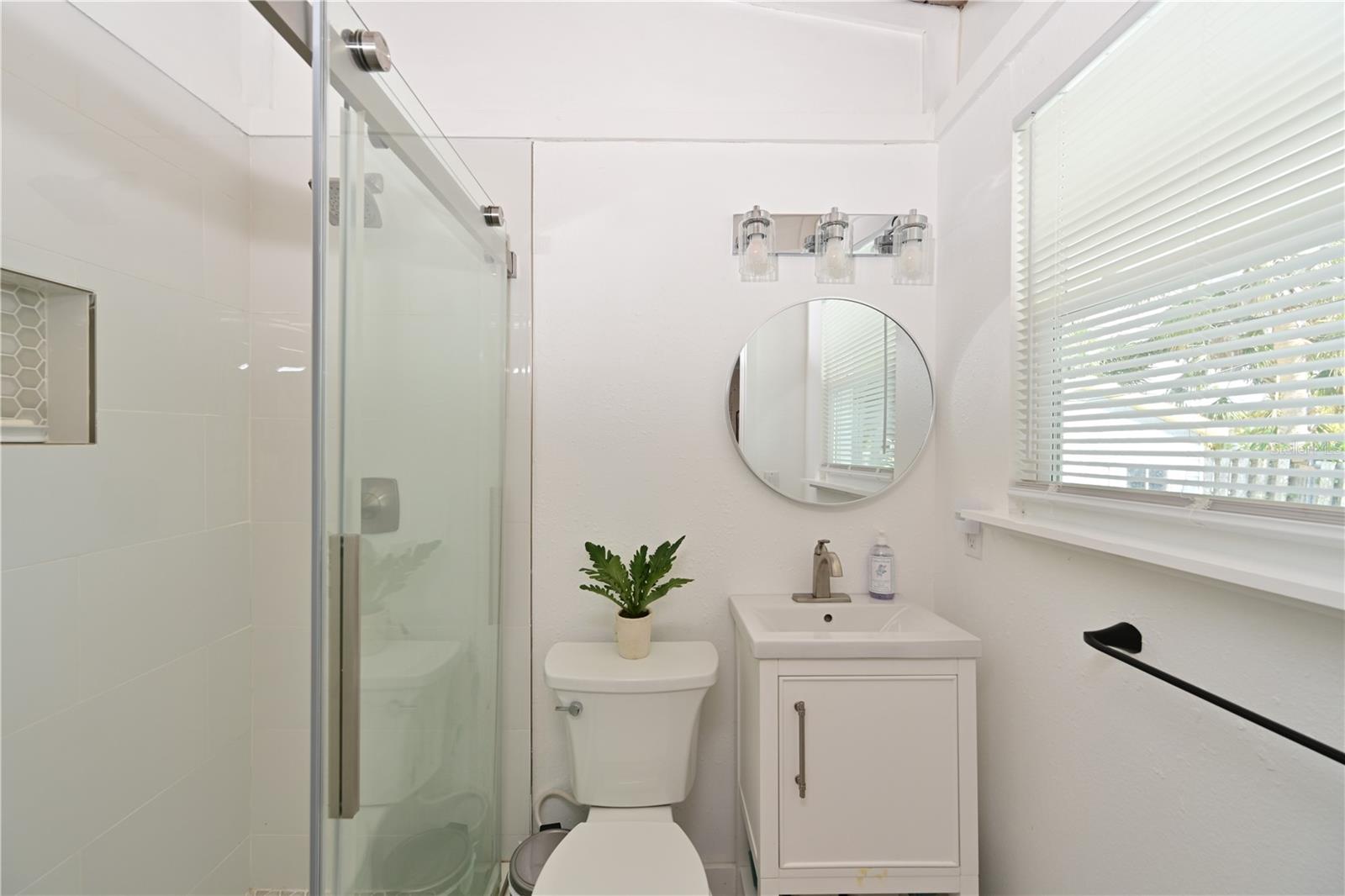 Image 10 of 39 For 216 Gladiolus Street