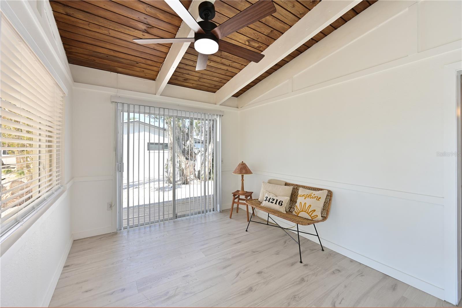 Image 12 of 39 For 216 Gladiolus Street