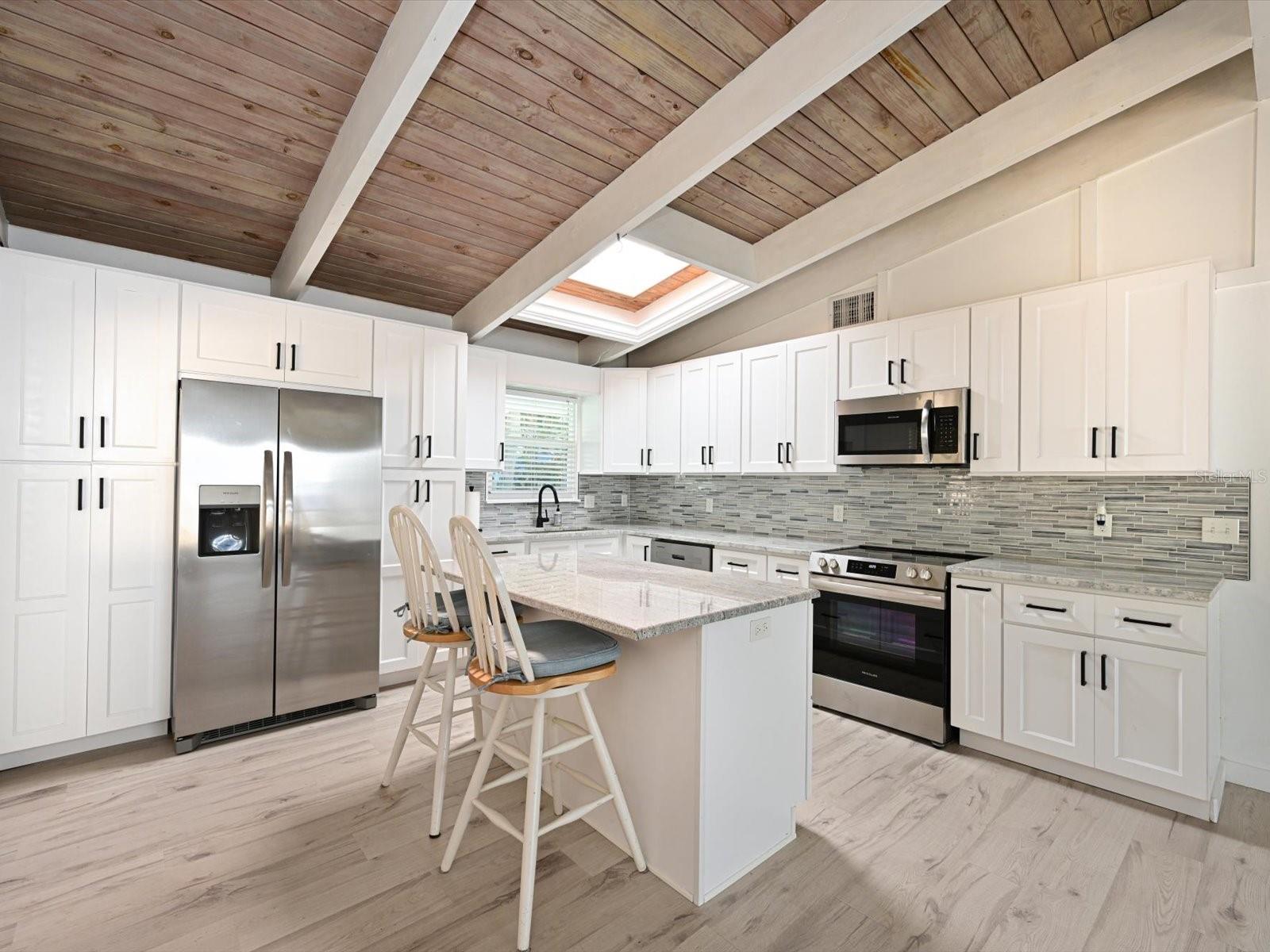 Image 2 of 39 For 216 Gladiolus Street