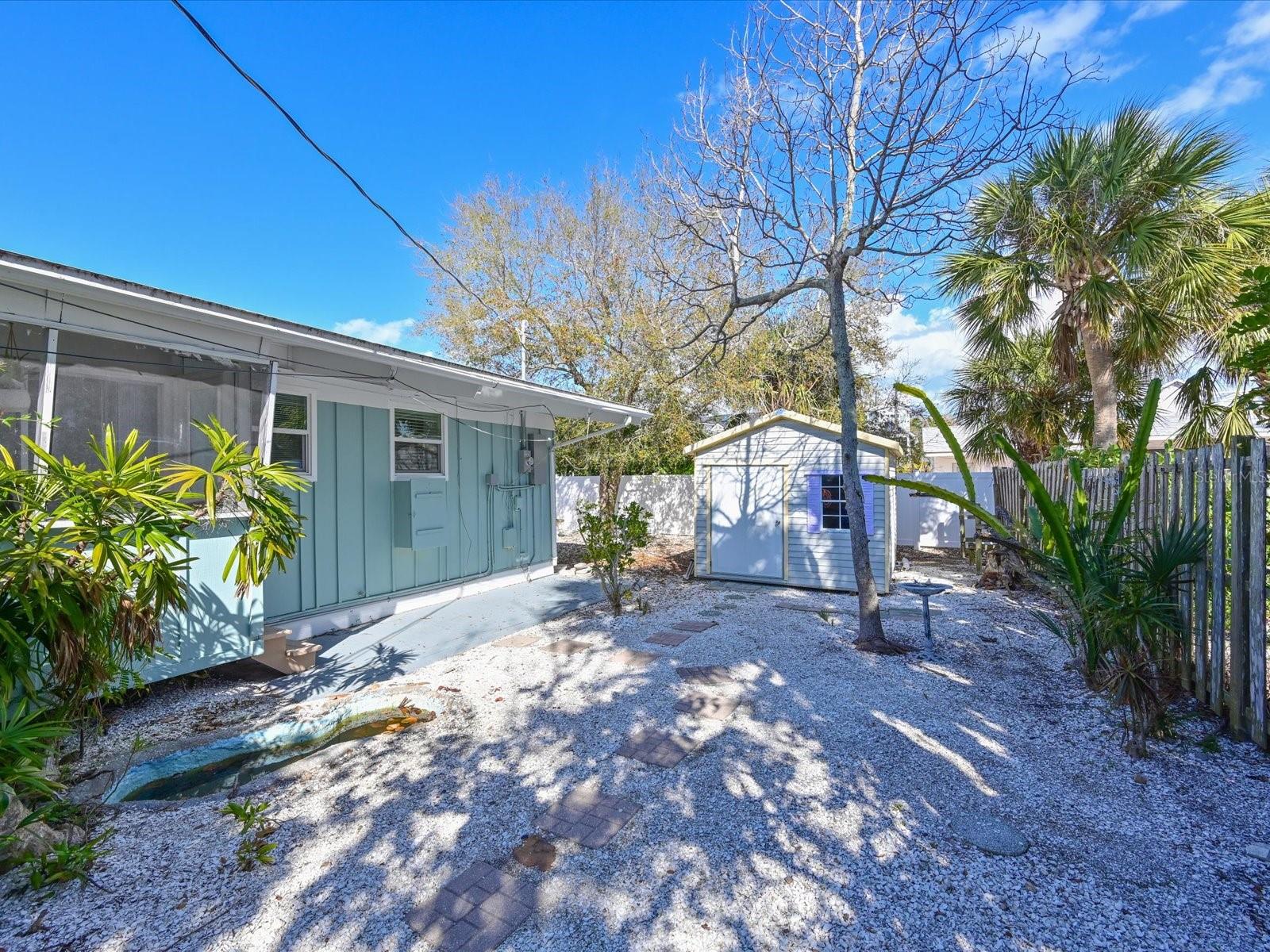 Image 21 of 39 For 216 Gladiolus Street