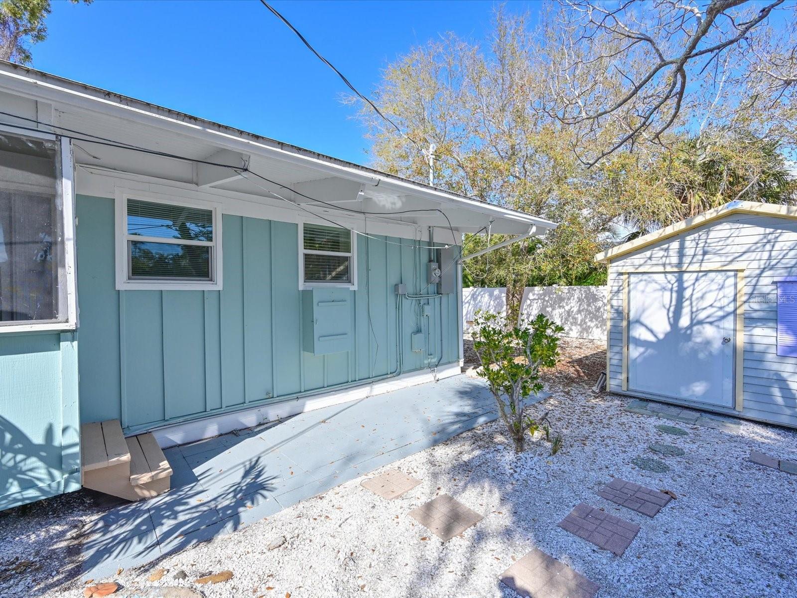 Image 23 of 39 For 216 Gladiolus Street