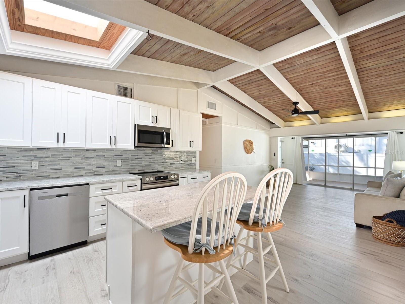 Image 4 of 39 For 216 Gladiolus Street