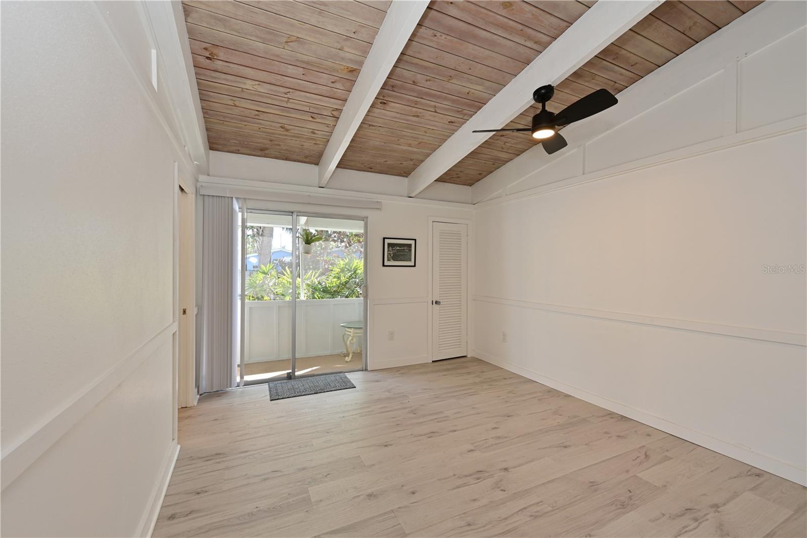 Image 7 of 39 For 216 Gladiolus Street