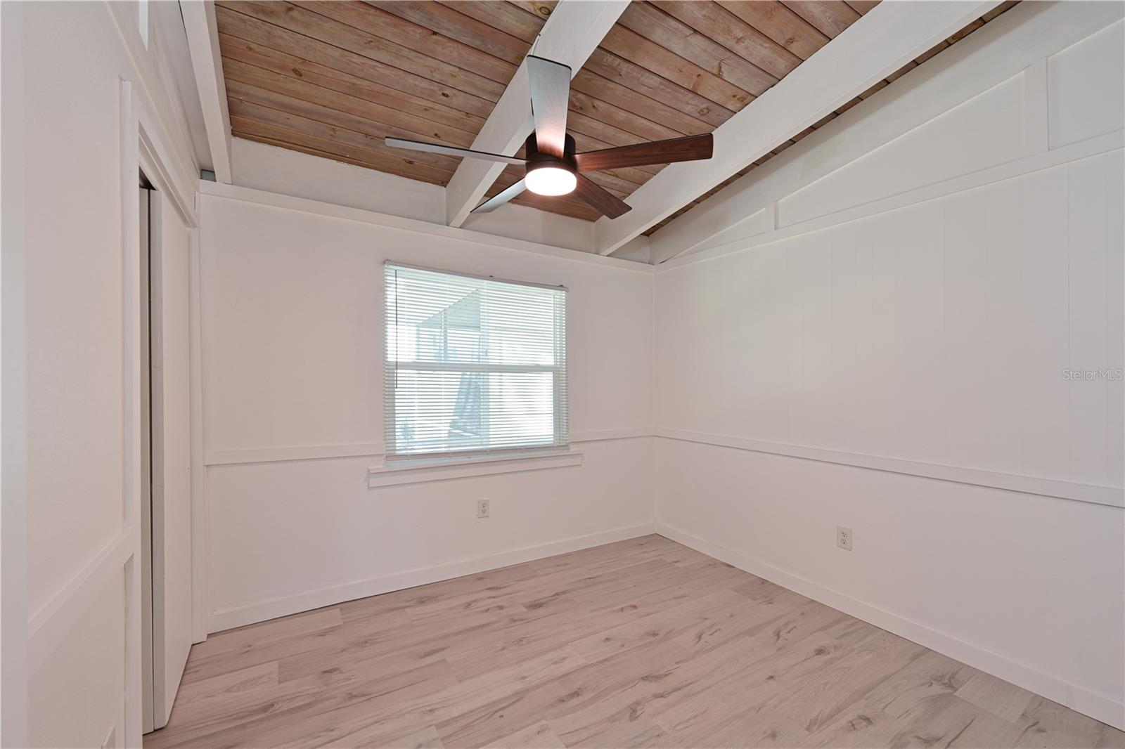 Image 9 of 39 For 216 Gladiolus Street