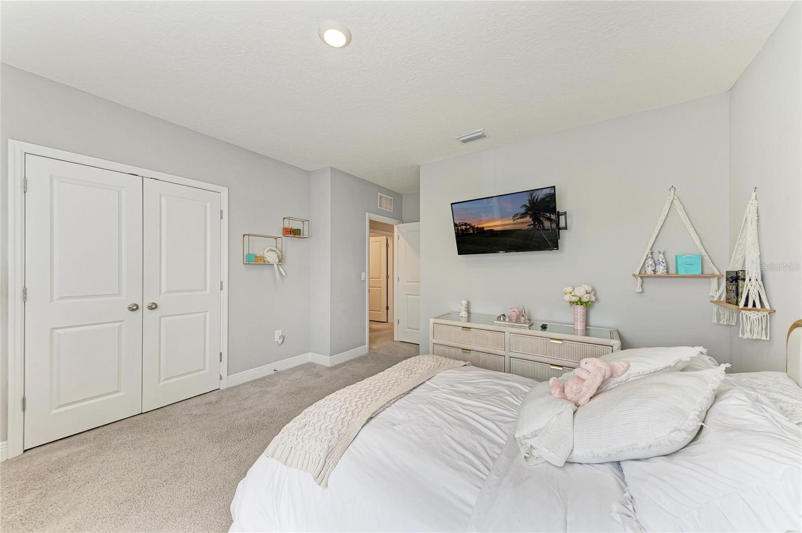 Image 33 of 54 For 5238 Grove Mill Loop