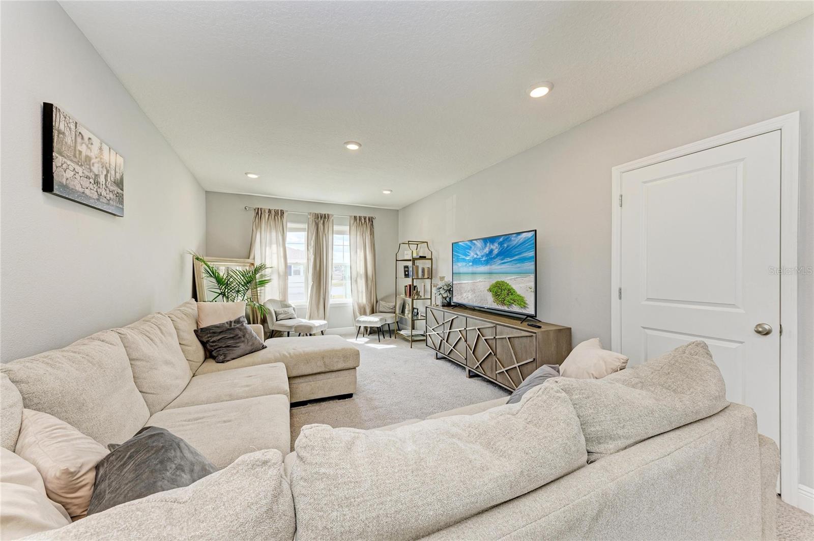 Image 4 of 54 For 5238 Grove Mill Loop