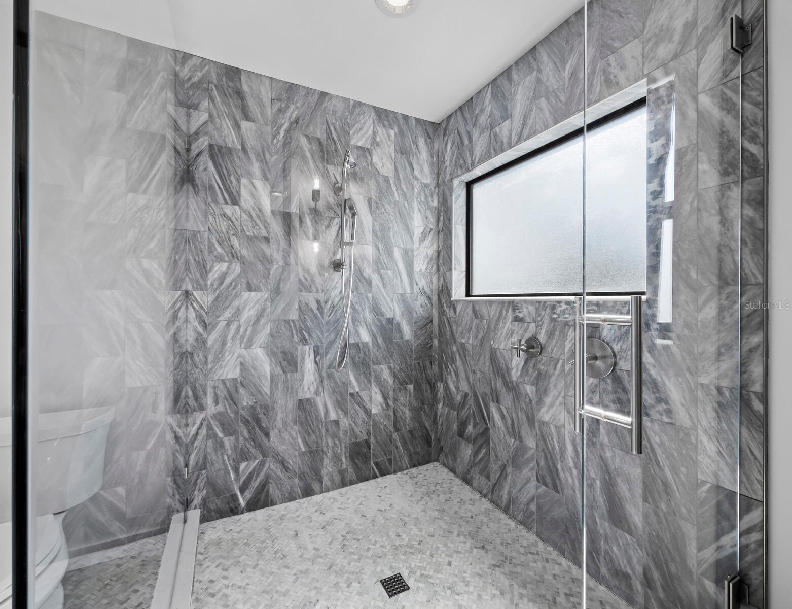 Image 28 of 59 For 601 Norton Street