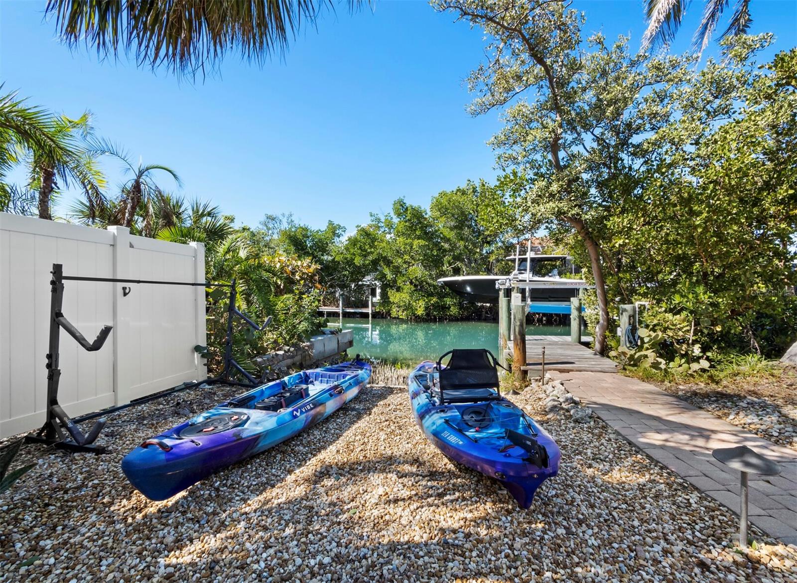 Image 48 of 59 For 601 Norton Street