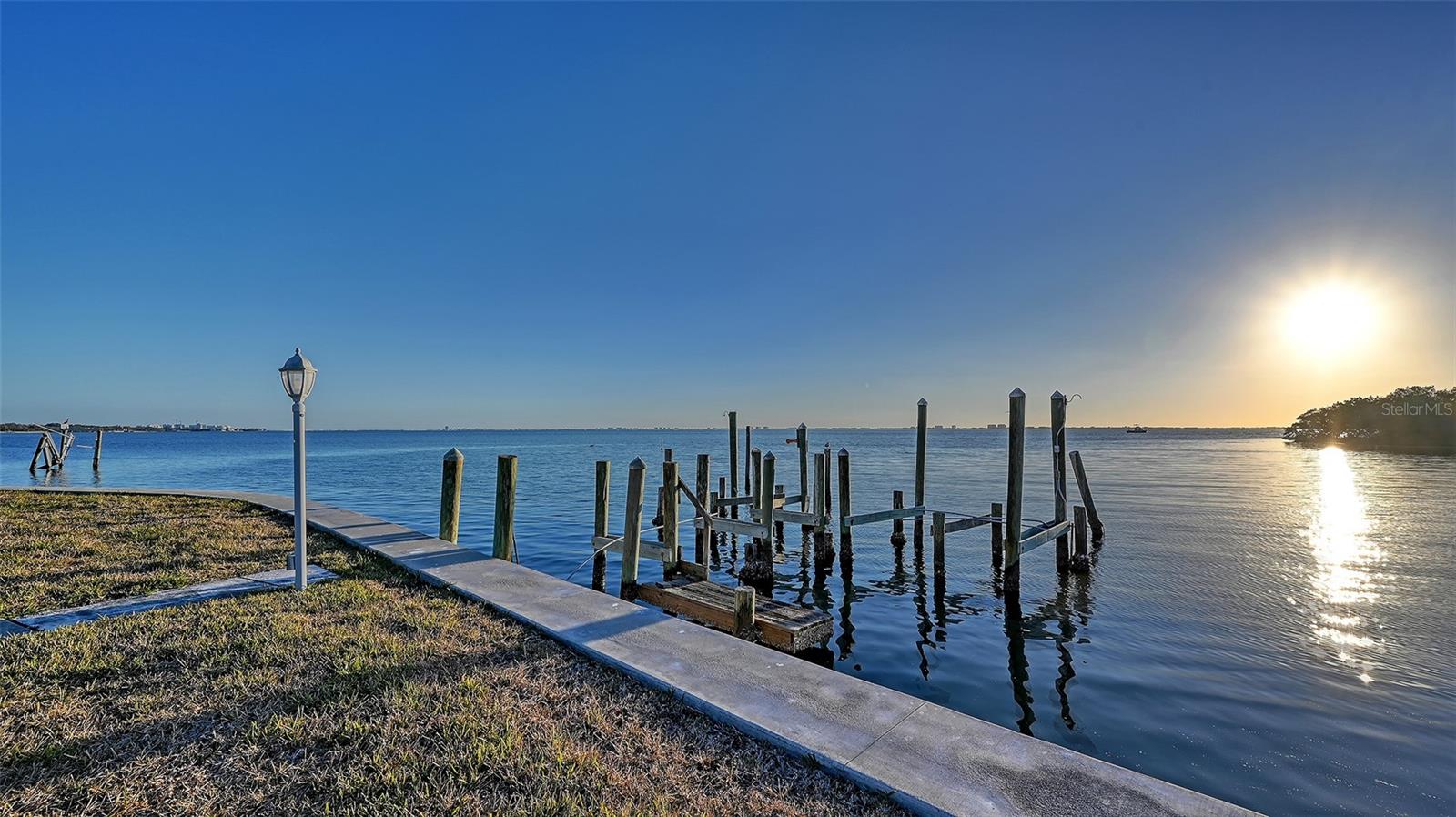 Image 24 of 90 For 7322 Westmoreland Drive