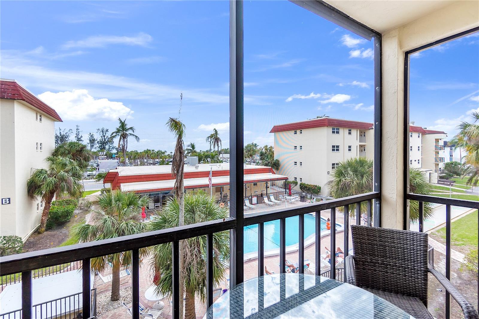 Image 4 of 43 For 915 Beach Road 318