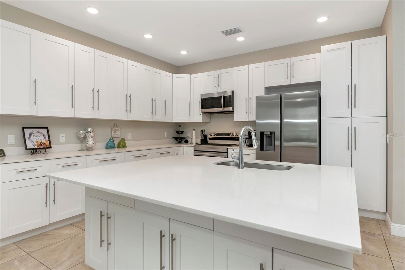 Image 18 of 46 For 3221 3rd Street E