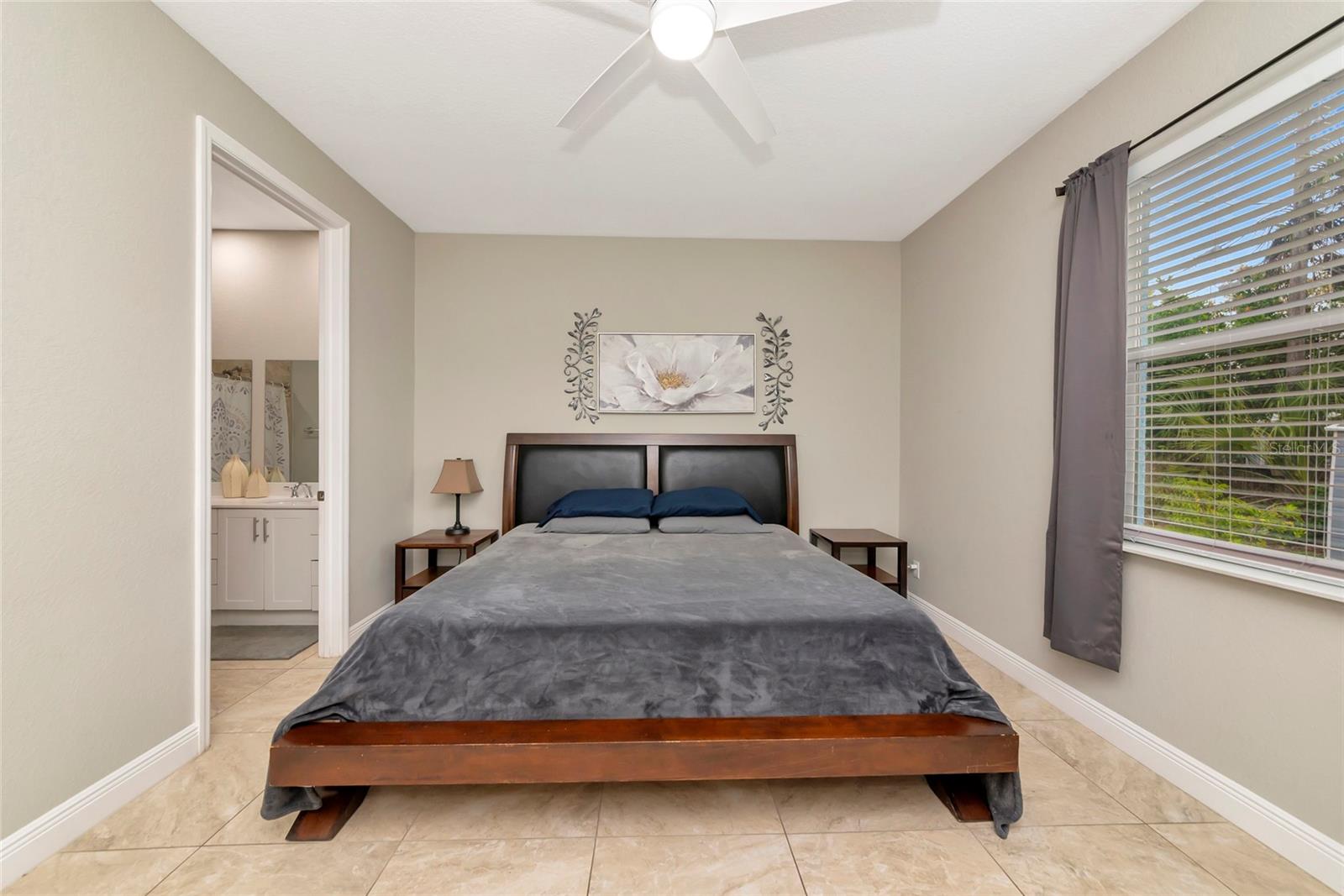 Image 23 of 46 For 3221 3rd Street E