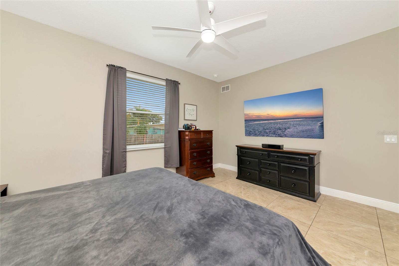 Image 26 of 46 For 3221 3rd Street E