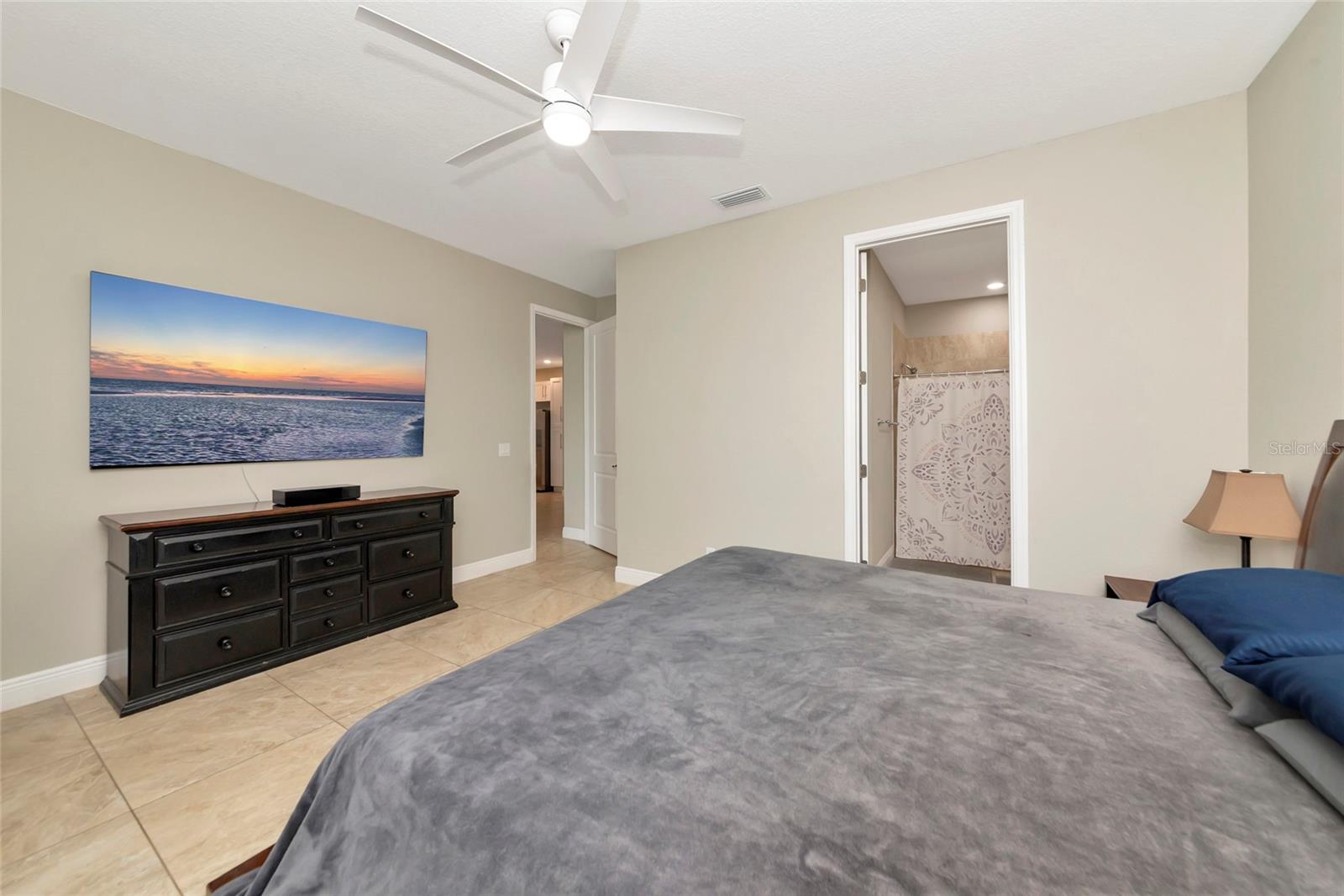 Image 27 of 46 For 3221 3rd Street E