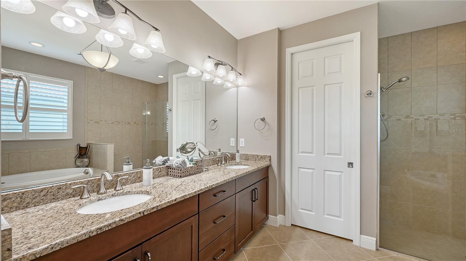 Image 22 of 46 For 1062 Ancora Boulevard