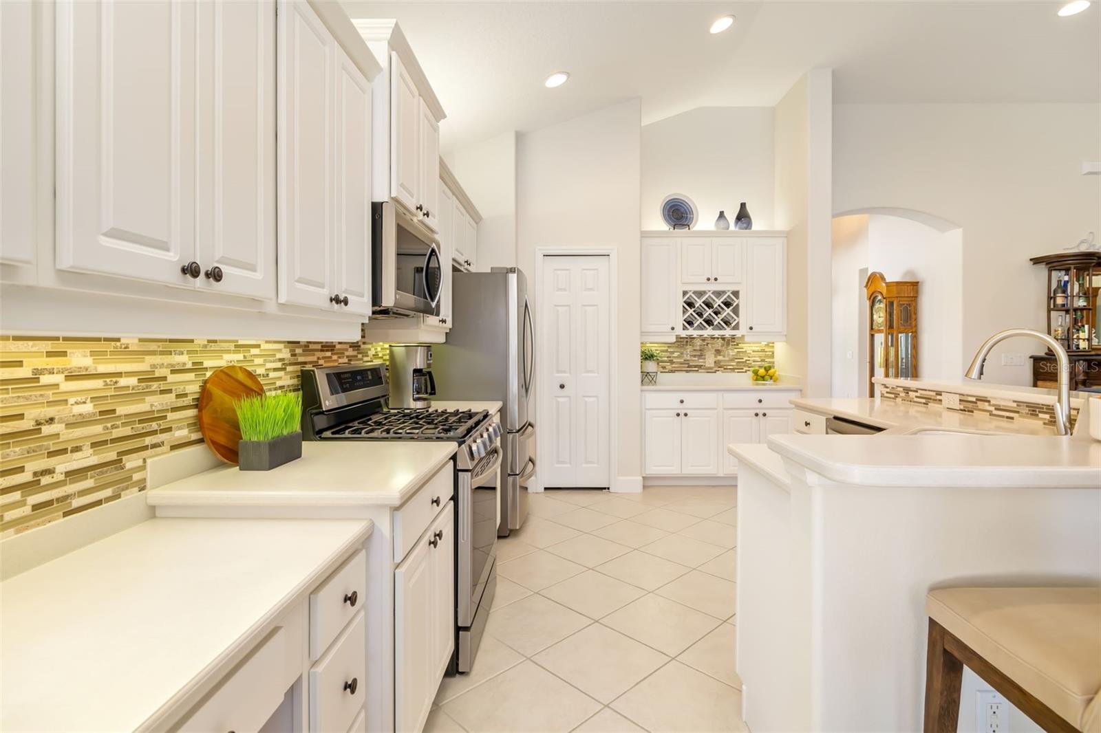 Image 31 of 100 For 646 Foggy Morn Lane