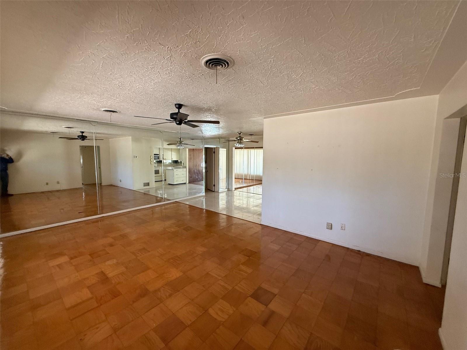 Image 8 of 23 For 3846 Malec Circle