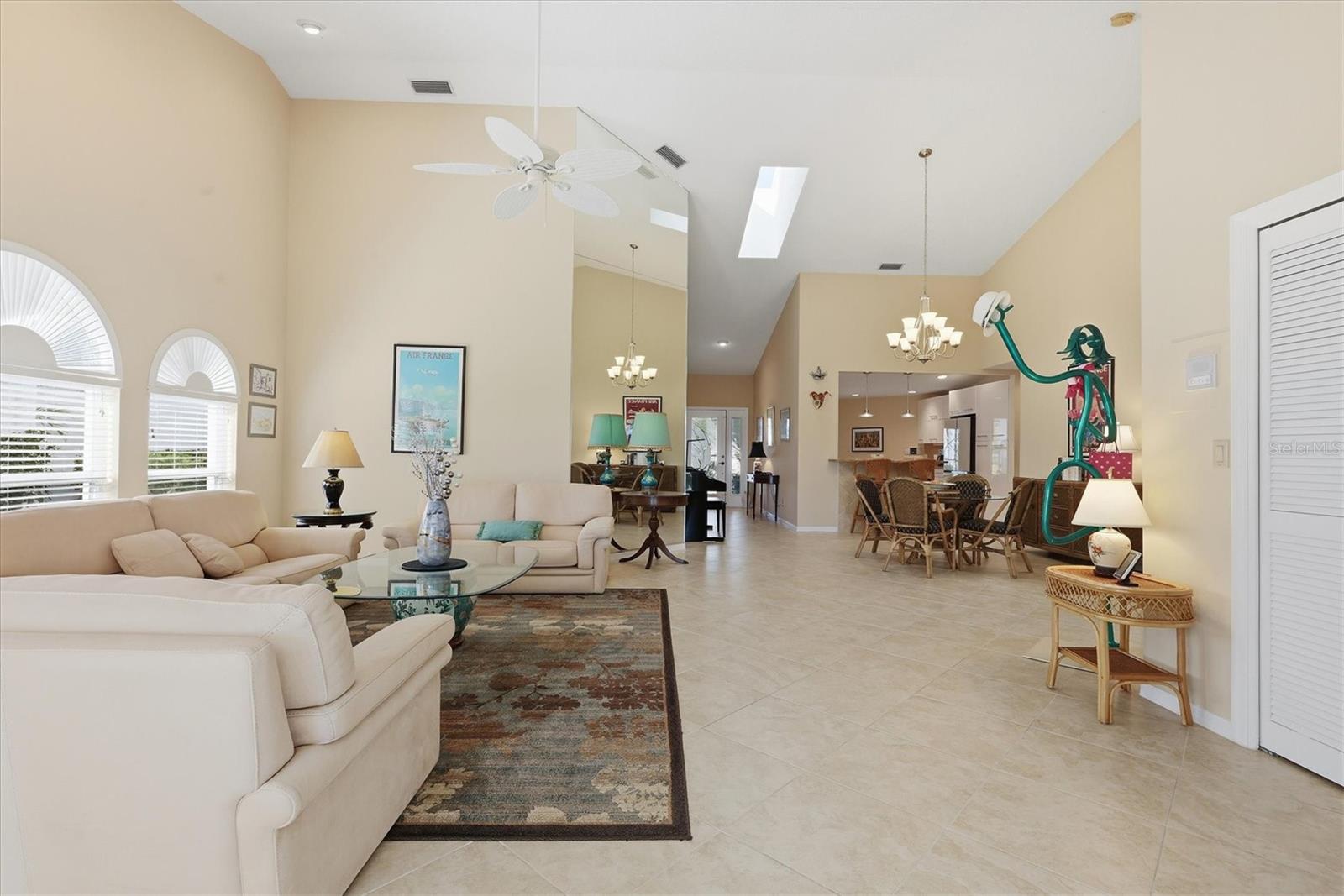 Image 11 of 49 For 4444 Calle Serena