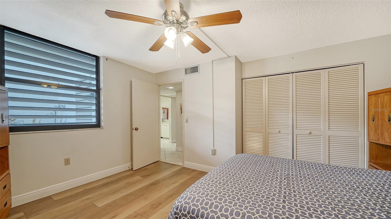 Image 25 of 42 For 214 Lakewood Drive 214