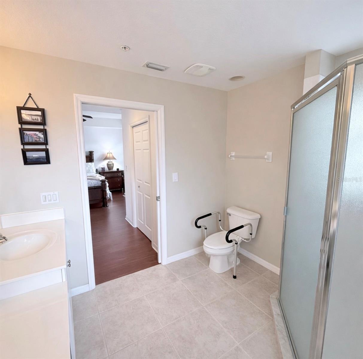 Image 36 of 63 For 6318 Grand Oak Circle 201