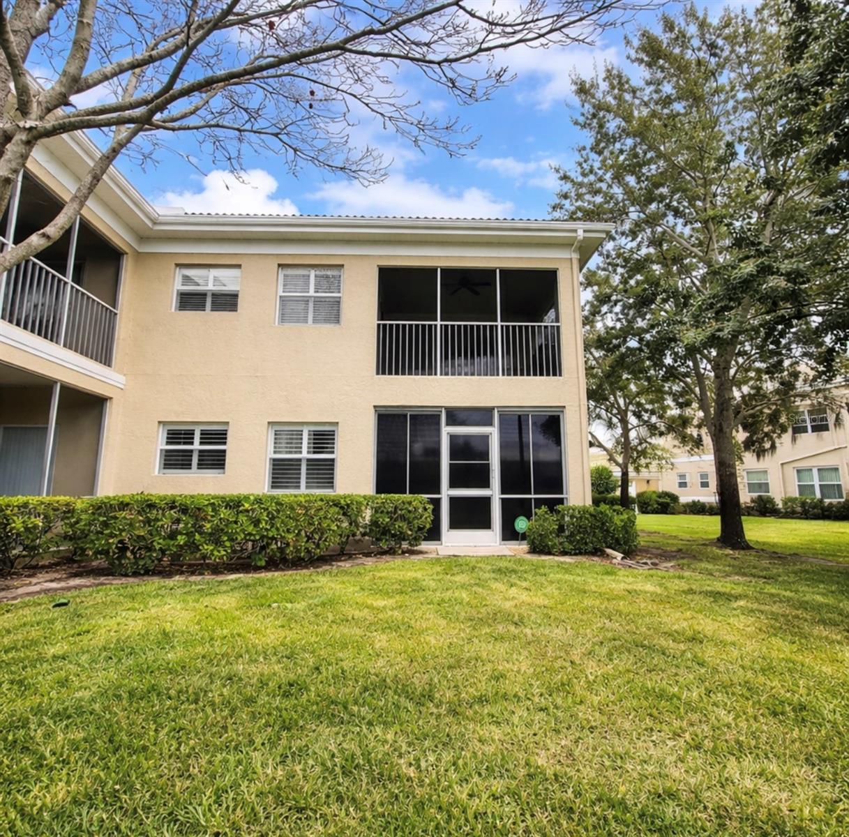 Image 49 of 63 For 6318 Grand Oak Circle 201