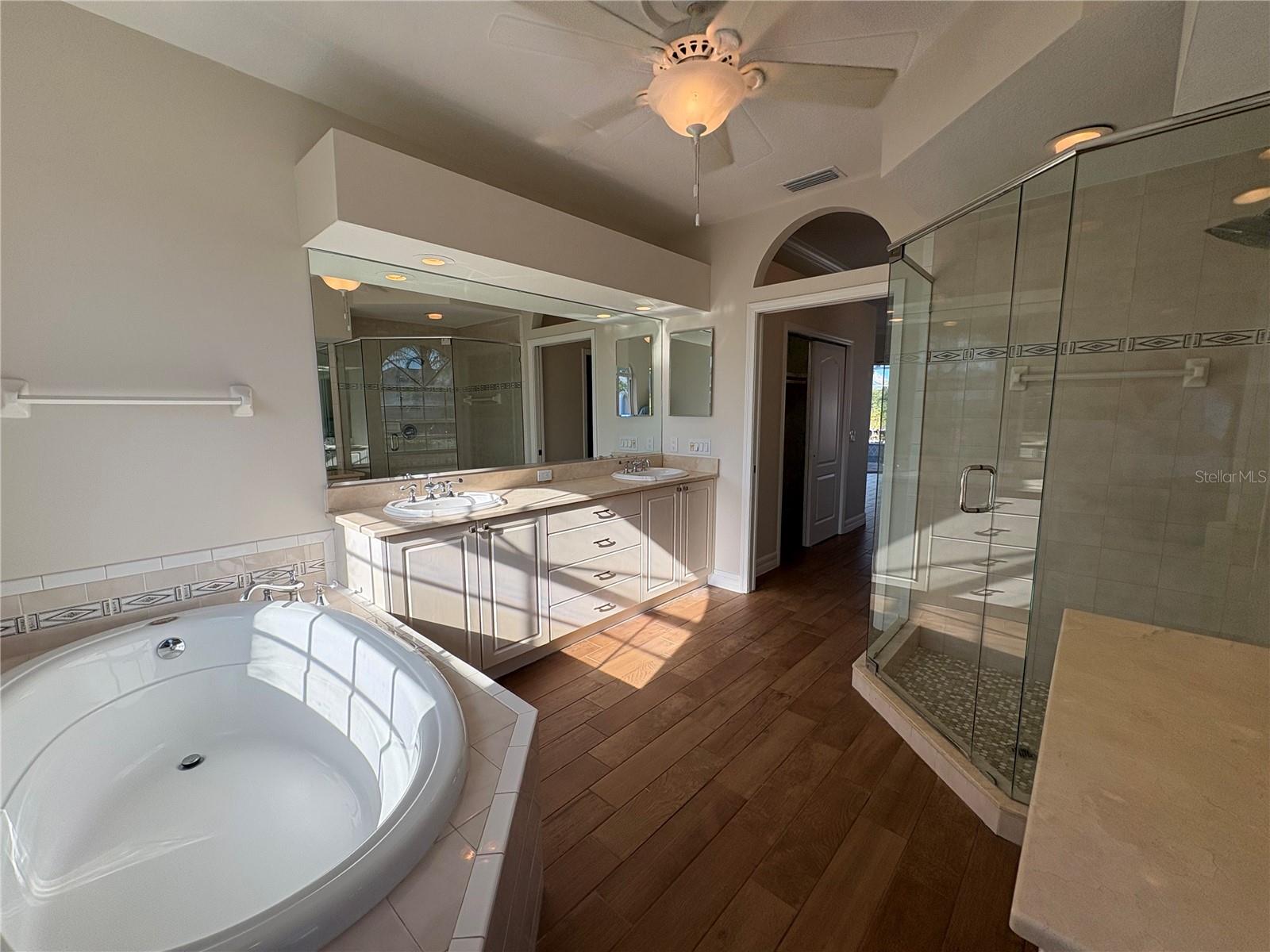 Image 17 of 56 For 5205 Far Oak Circle