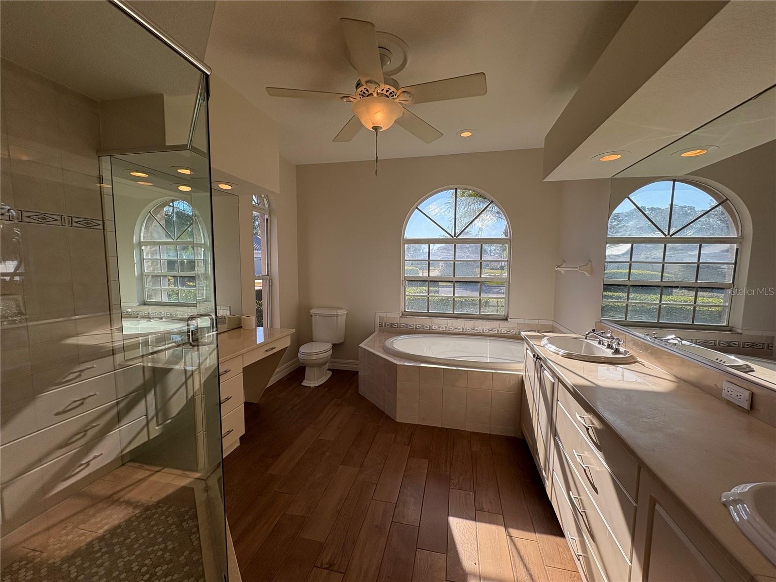 Image 18 of 56 For 5205 Far Oak Circle