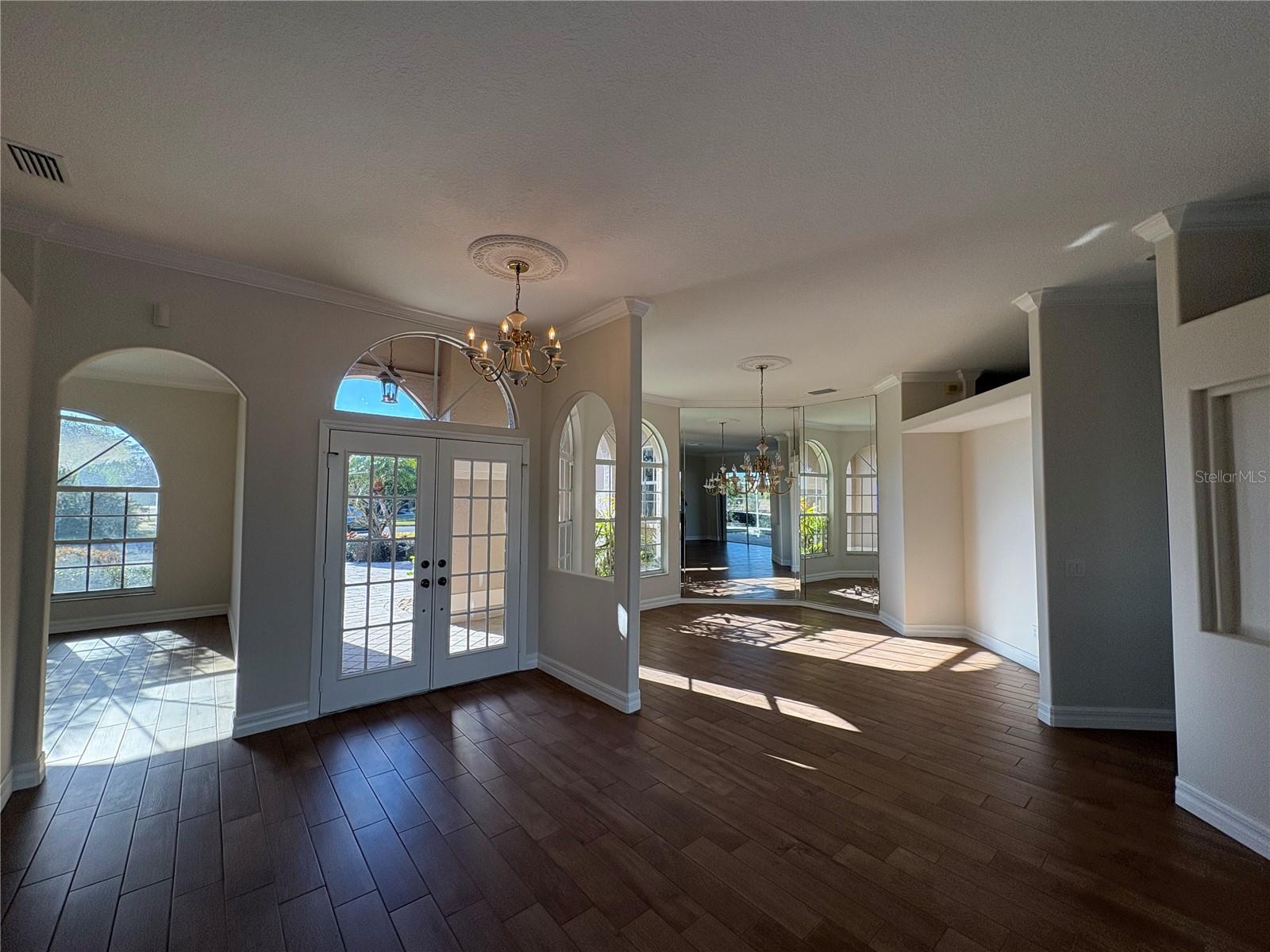 Image 7 of 56 For 5205 Far Oak Circle