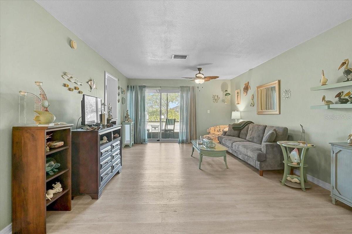 Image 10 of 35 For 93 Boundary Boulevard 303