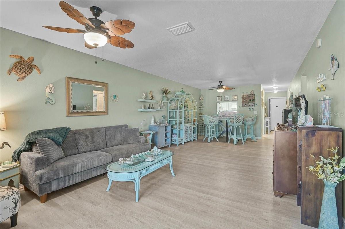 Image 12 of 35 For 93 Boundary Boulevard 303