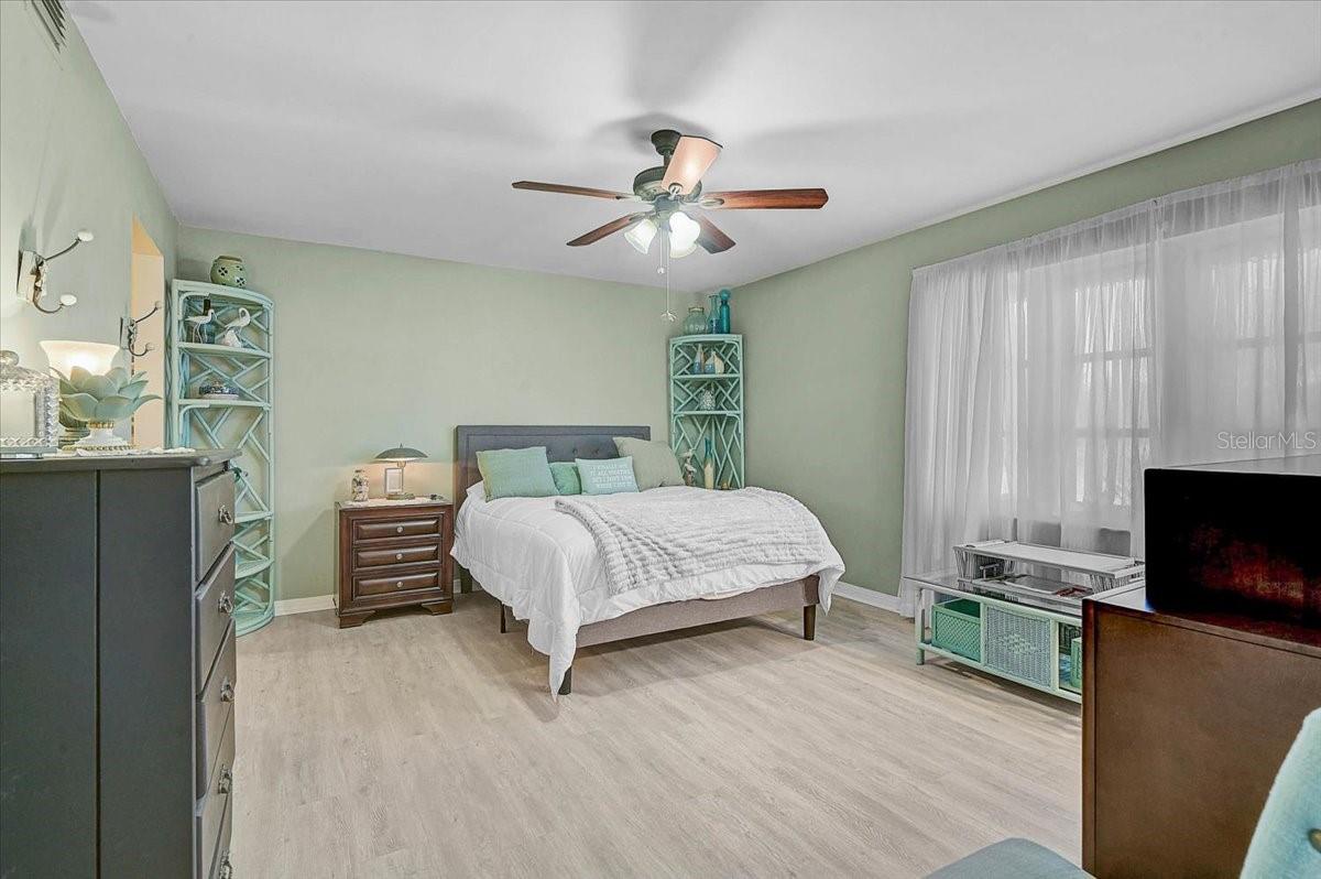 Image 14 of 35 For 93 Boundary Boulevard 303