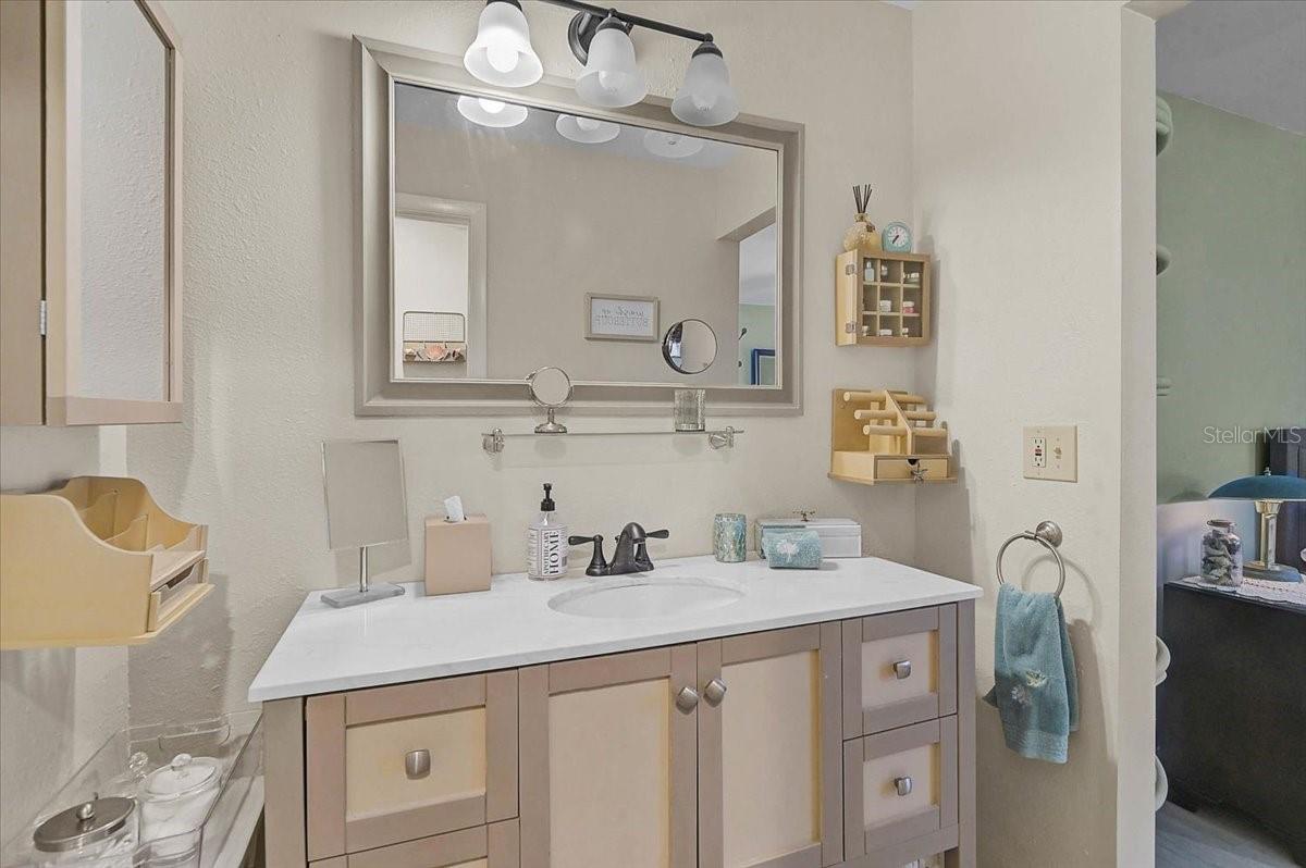 Image 17 of 35 For 93 Boundary Boulevard 303