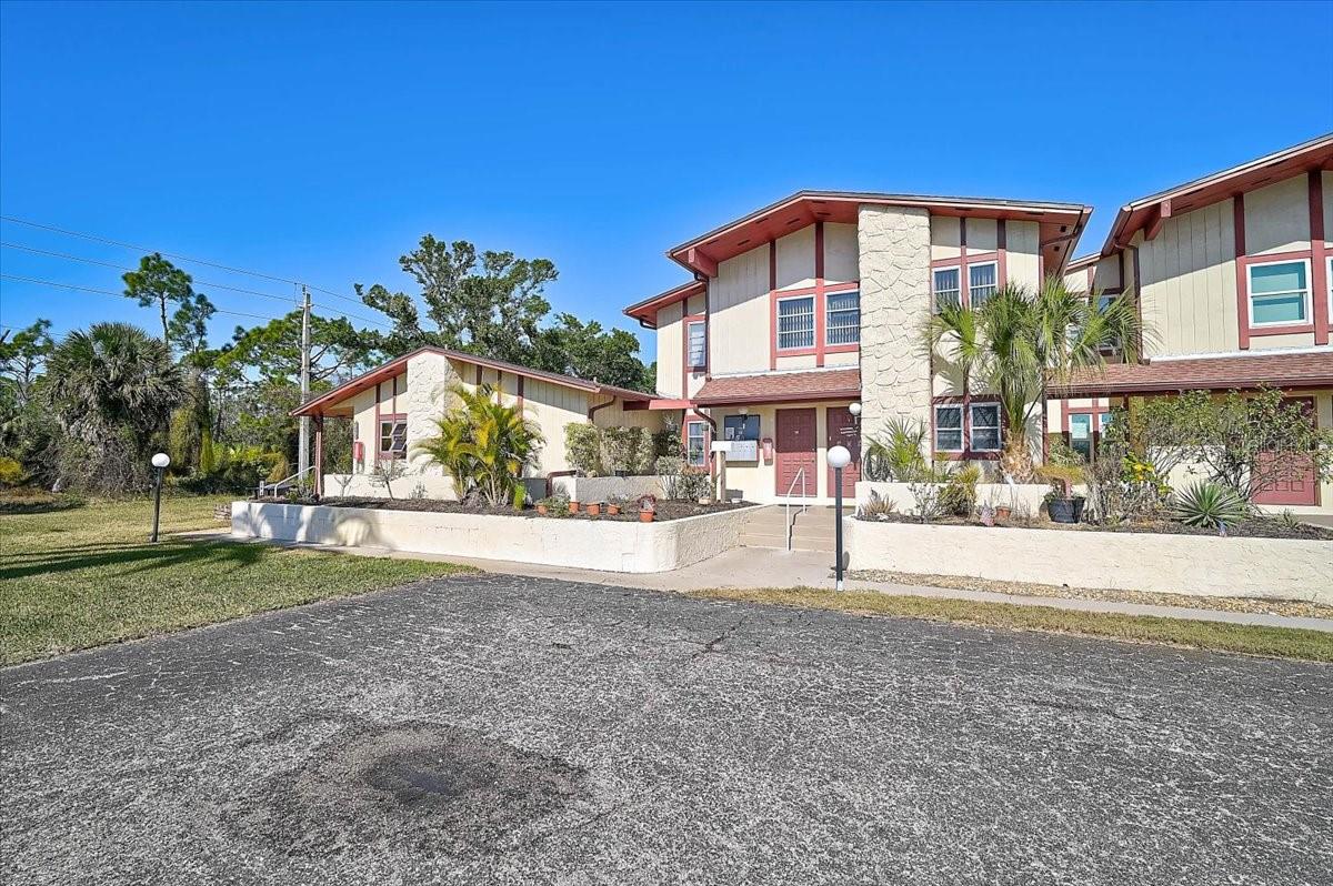 Image 2 of 35 For 93 Boundary Boulevard 303