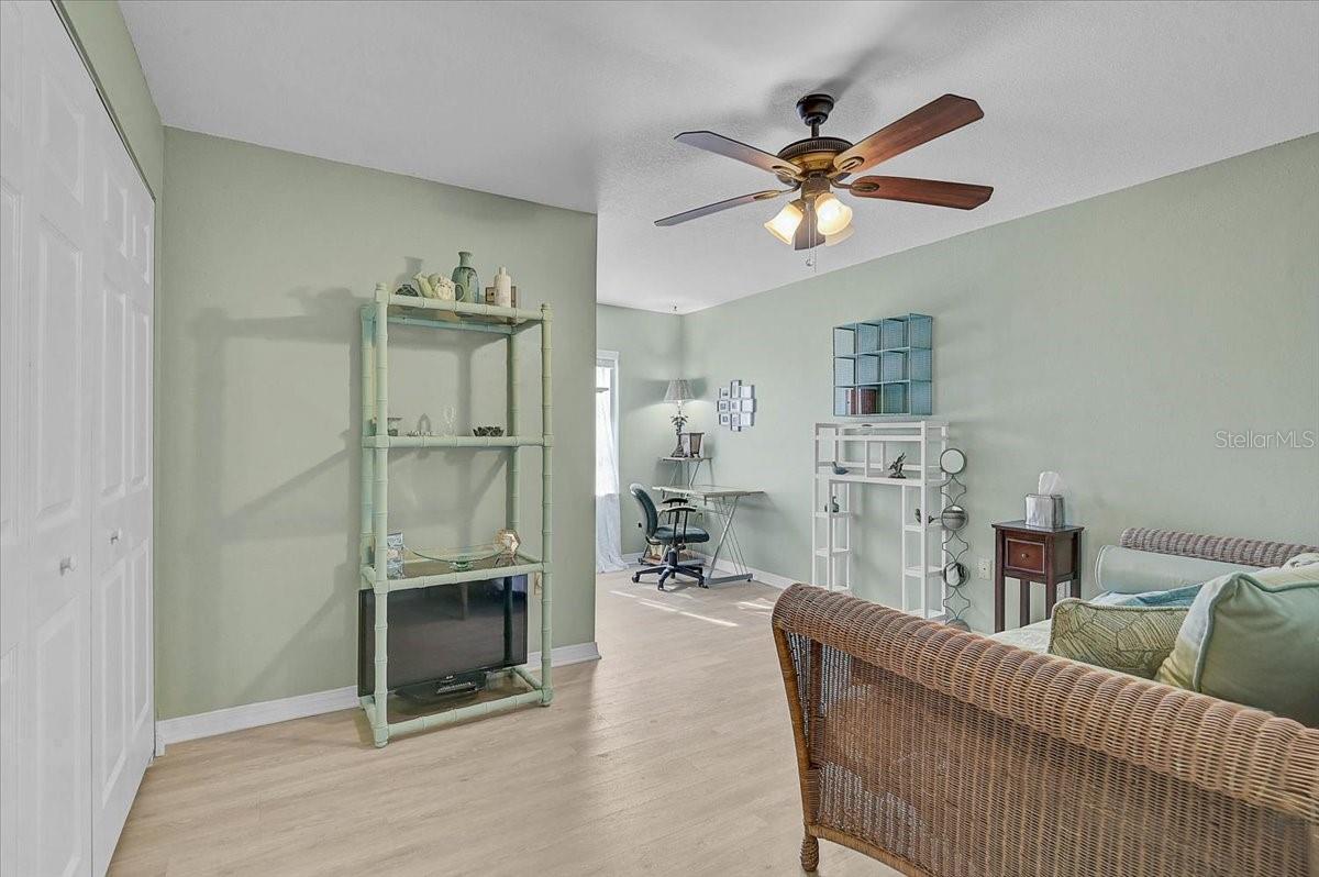 Image 20 of 35 For 93 Boundary Boulevard 303